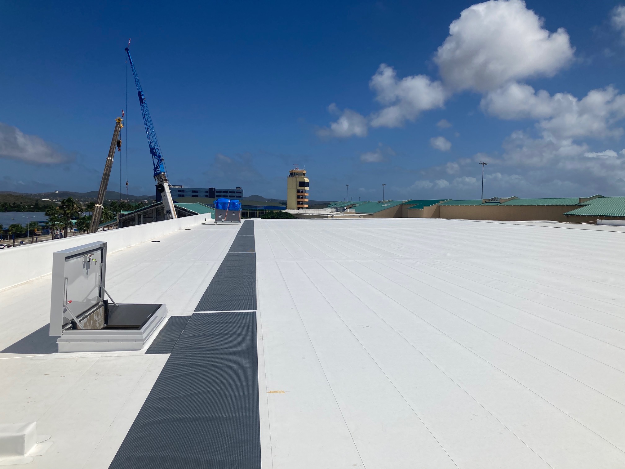 Aruba Airport Witte TPO Dakbedekking