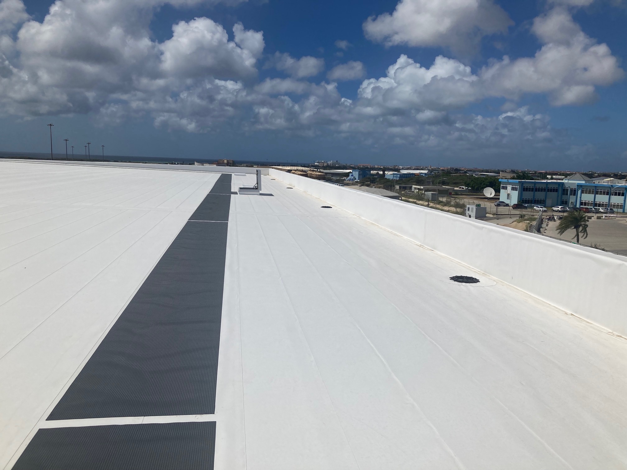 Aruba Airport Witte TPO Dakbedekking 1