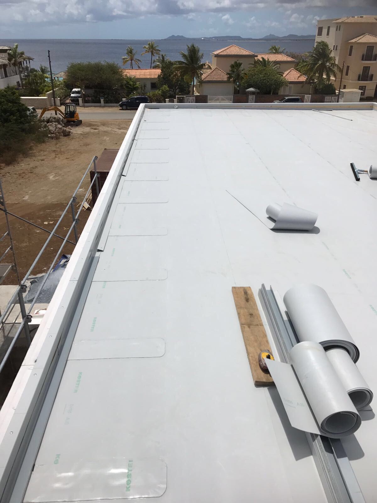 Witte dakbedekking 11