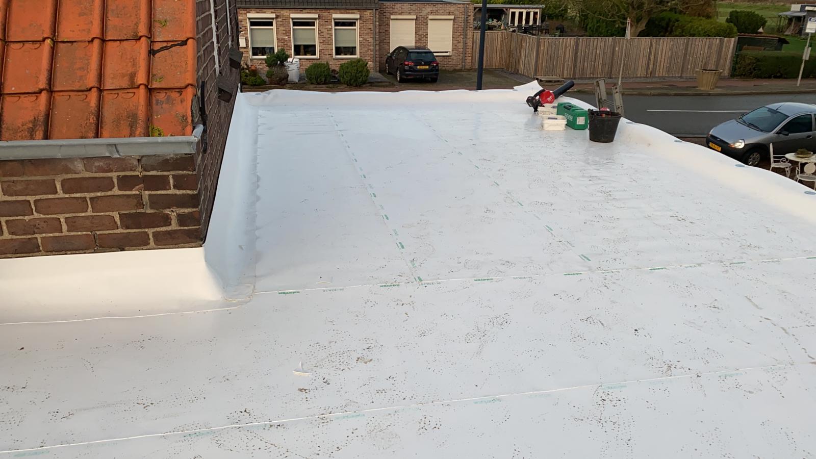 Witte Dakbedekking 64